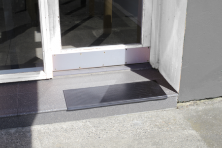 Rubber Stair Nosing, 750x250x32mm BLACK